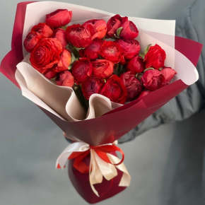 Букет из 21 красного ранункулюса в Ивантеевке