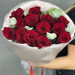 Букет из 13 роз Эквадор Эксплорер (60 см) в Ивантеевке