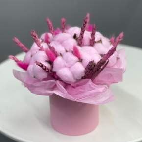 Композиция в шляпной коробке мини из хлопка, пшеницы и лагуруса в Ивантеевке