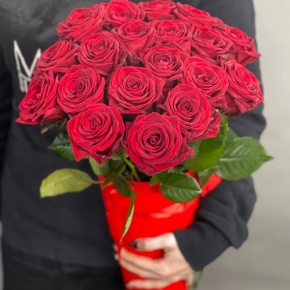 21 красная роза в конусе (50 см) в Ивантеевке