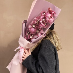 Букет из розовой орхидеи в Ивантеевке