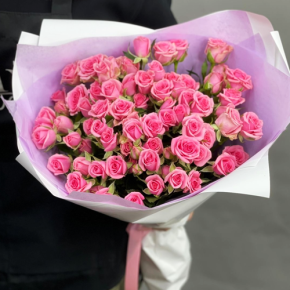 Букет "Рассвет принцессы" из 15 кустовых роз (50 см) в Ивантеевке
