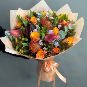 Букет "Даниэлла" из калл, роз, гиперикума, сафари, капса и лейко в Ивантеевке