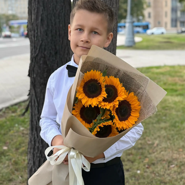 Букет из 5 подсолнухов в Ивантеевке