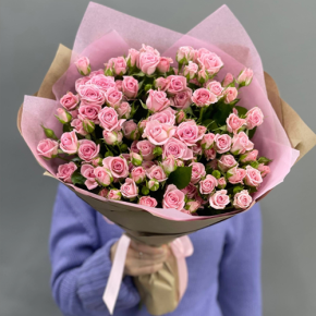 Букет  из 19 кустовых роз (60 см) в Ивантеевке