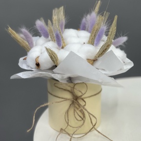 Композиция в шляпной коробке из хлопка, лагуруса и пшеницы (Сухоцвет) в Ивантеевке