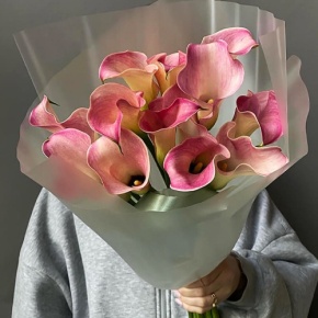 Букет из 13 нежных калл в Ивантеевке