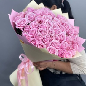 Букет из 51 пастельной розы Аваланж (60 см) в Ивантеевке