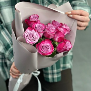 Букет "Сесилия" из 9 фиолетовых роз кения (40 см) в Ивантеевке