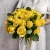 Букет из 25 лимонных роз с рускусом (40 см) в Ивантеевке Букет из 25 лимонных роз с рускусом (40 см) в Ивантеевке