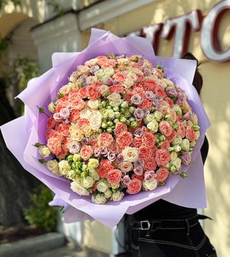 Букет из 101 кустовой розы микс в Ивантеевке